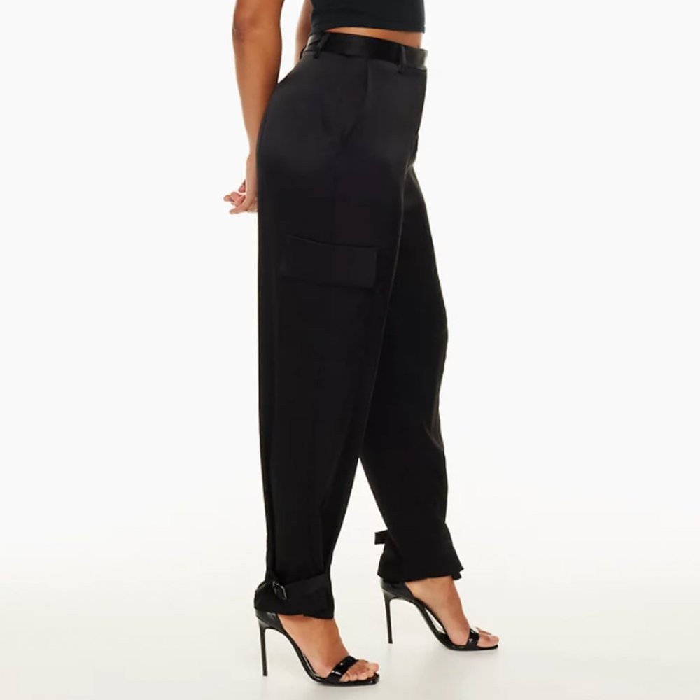 Aritzia | Babaton Refined Cargo Pant - Black - Size 6